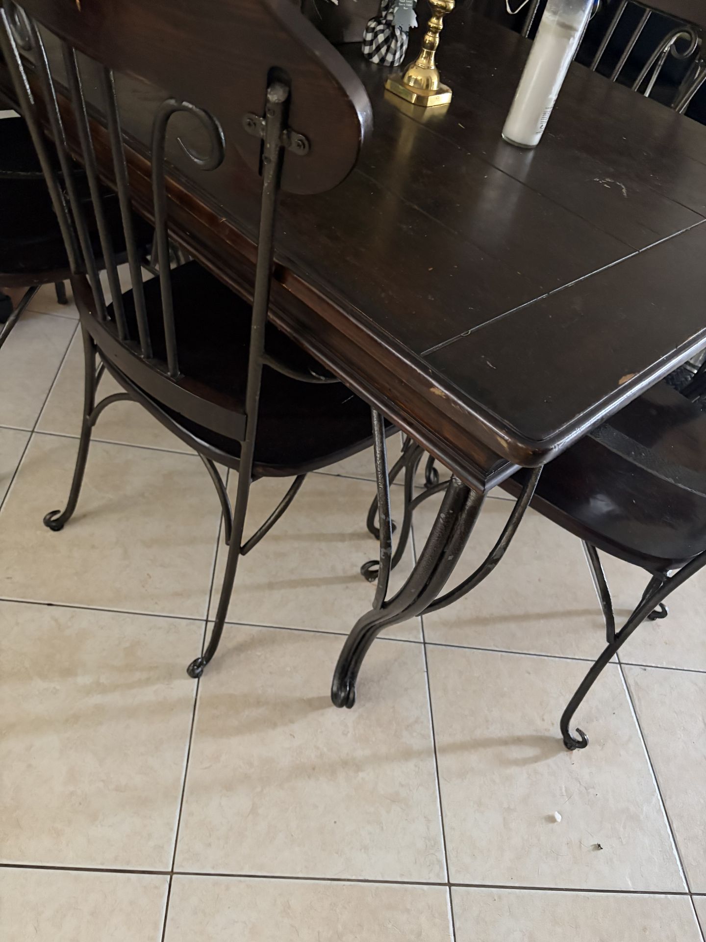 Baskball goal/ dinning room 6seat set $150 or best offer takes it