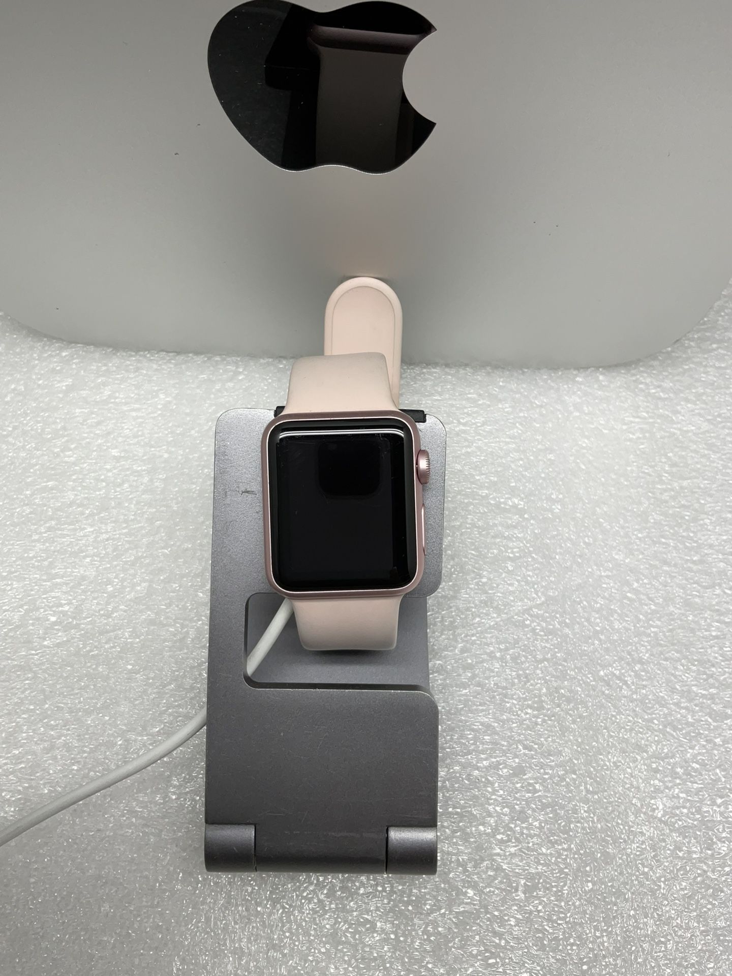 Apple Watch Series 1 38mm Rose Gold Aluminum Case Pink Band