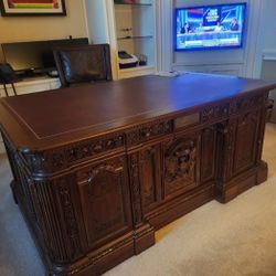 Exact Reproduction Of The Resolute Desk That Sits In The Oval Office At The White House