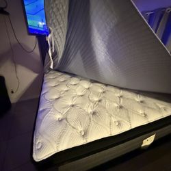 Cal-king full bed 