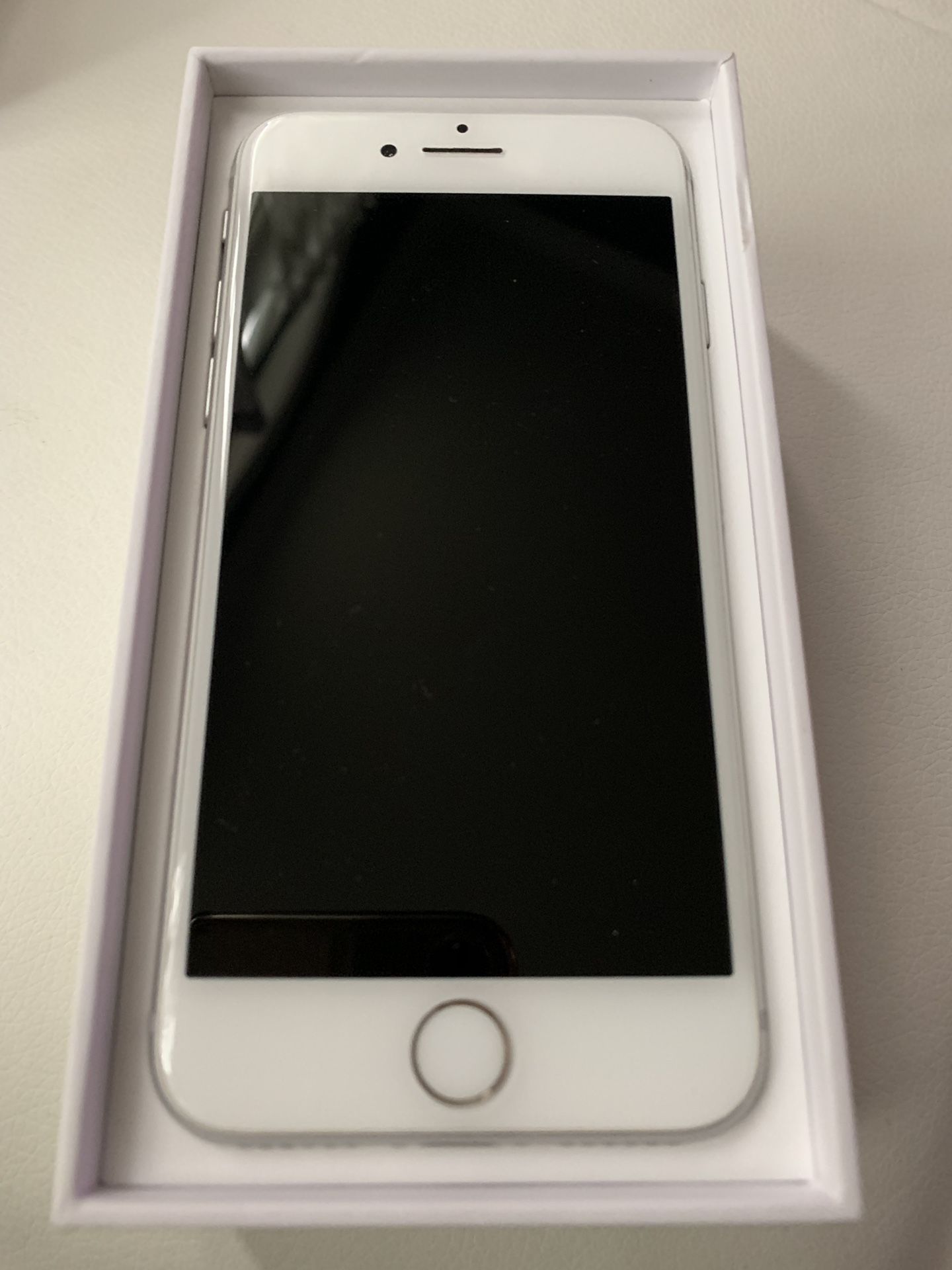 New condition, Unlocked, Apple iPhone 8, 64GB