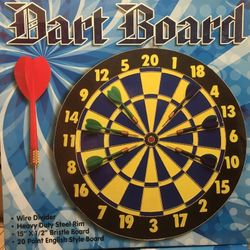 Dart Board with 6 colored darts