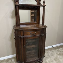 🔥Gorgeous Wine Cabinet By Ashley Furniture 
