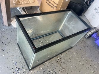 Aquarium fish tanksl
