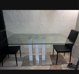 Dinning table