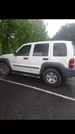 2003 JEEP LIBERTY. 5 SPEED..4 CILINDER.