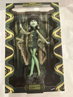 Monster High Skullector Scarah Screams Doll