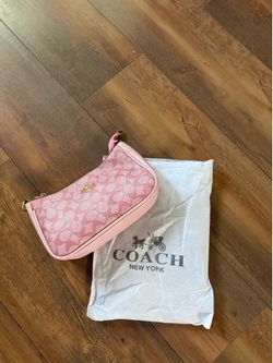 pink coach purse