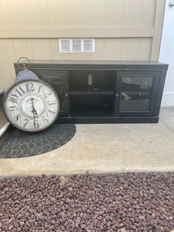 Entertainment center