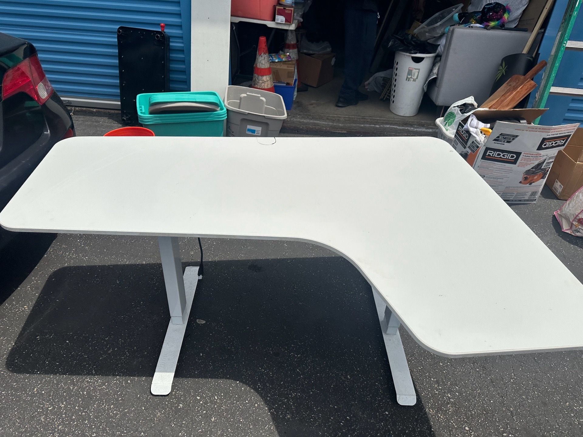 Standing table