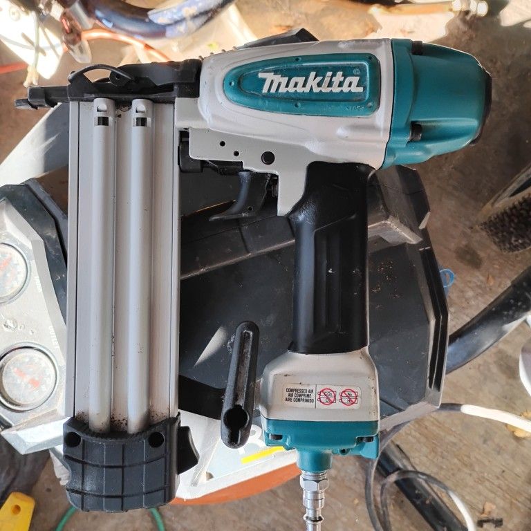 Makita 18-Gauge 2" Brad Nailer Kit, RIDGID 16-Gauge 2-1/2 in. Straight Finish Nailer OBO