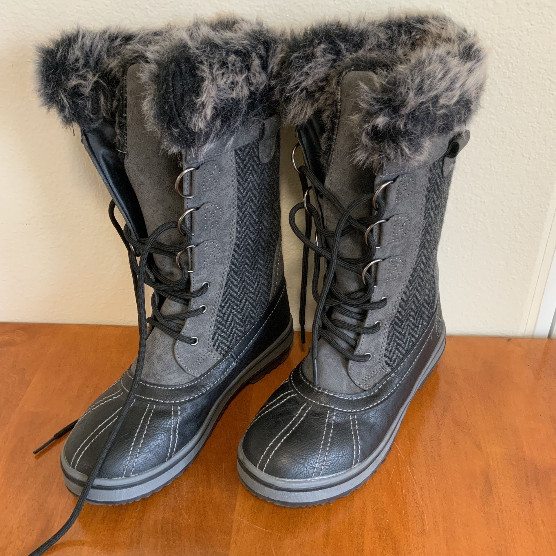 Northside Bishop SE Winter Boots - Women's Size 6 - Black/Gray Faux Fur Trim
