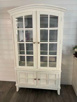 White Hutch