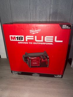 Milwaukee M18 FUEL 18-Volt Lithium-Ion Brushless Cordless 2 Gal. Battery Compact Quiet Compressor