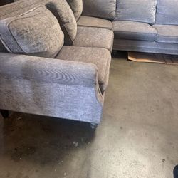 Gray 2pc sectional sofa
