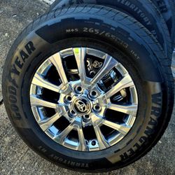 2026 TOYOTA TACOMA RIMS OEM NEW CHROME & NEW TIRES .......( 18" INCH )

