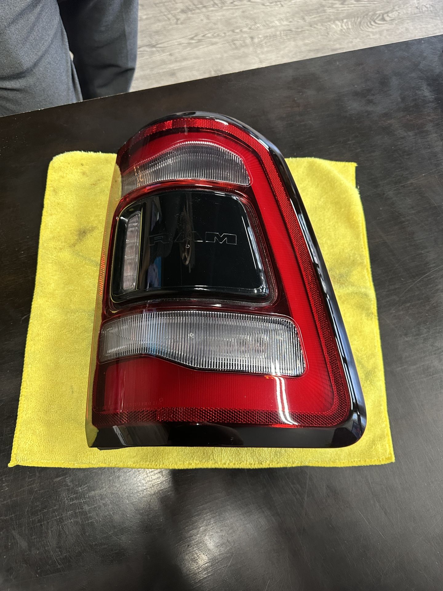 New Genuine Ram 1500 Taillight Lamp Assembly Right (2019-2024) OE (contact info removed)2AH