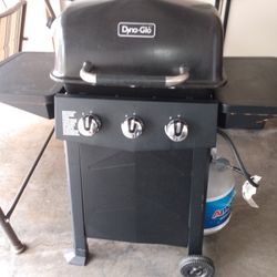 Like New Grill Comes With Propane