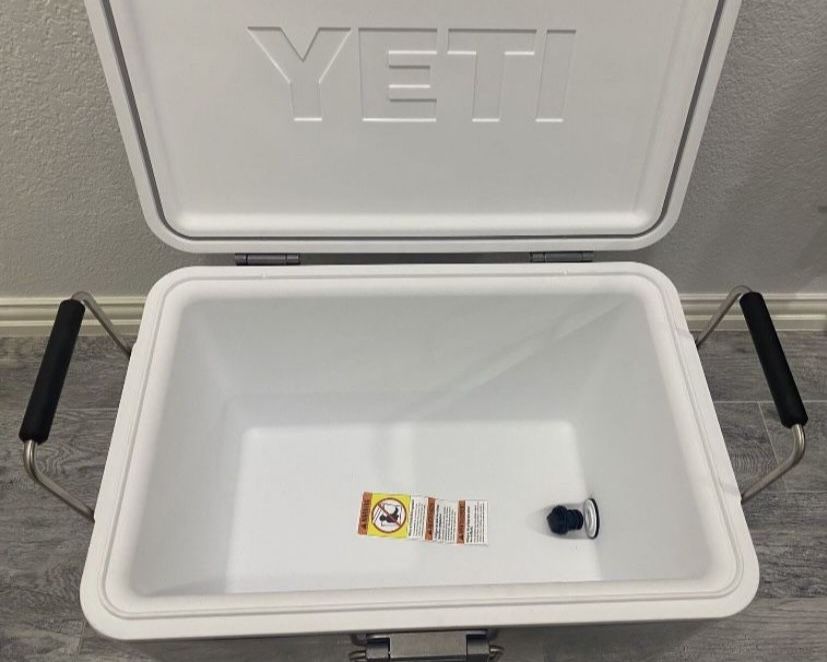 Yeti V Series Cooler Stainless Steel for Sale in Oak Point, TX OfferUp