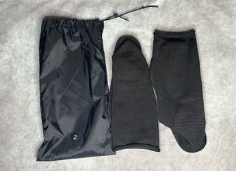 Yeezy pods size 10