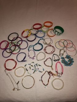 💥Huge bundle of 48 kid’s bracelets💥 All different sizes and styles. See all pictures for details