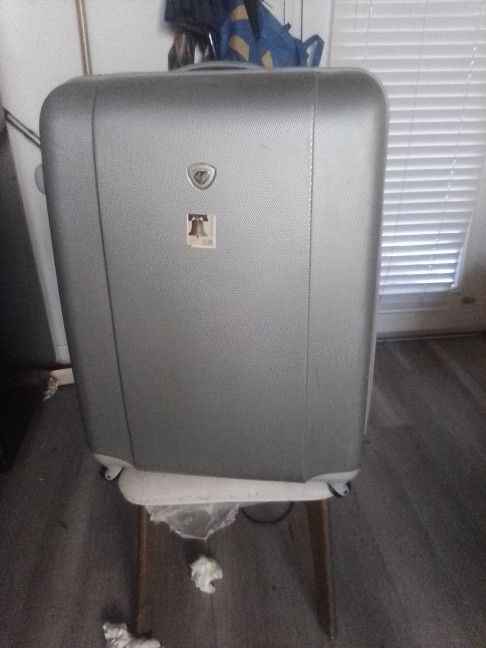 Hard Shell Extra Extra Large Luggage Suitcase With Wheels Used $25