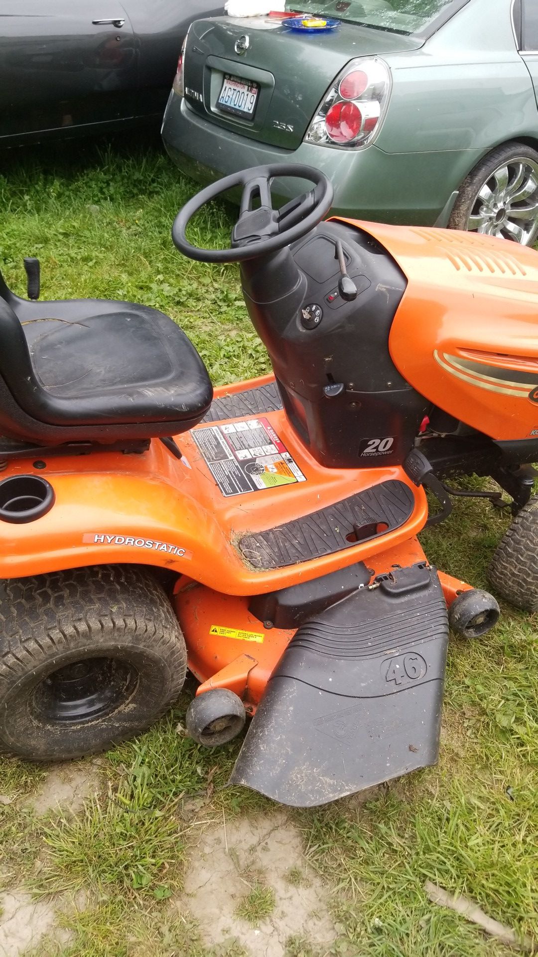 2011 Ariens 46 in 20 HP Riding Lawn Tractor Model 960460023