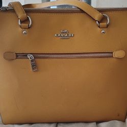 Women's Coach Shoulder Bag