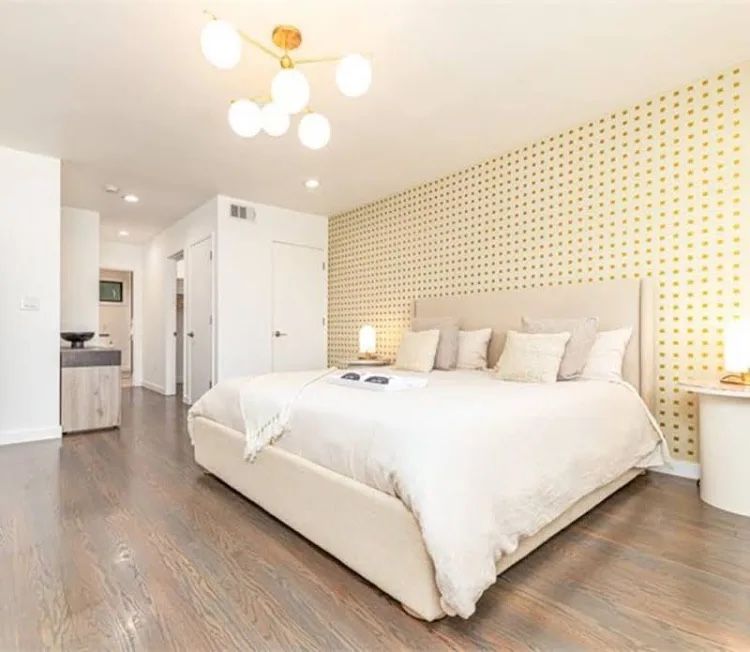 I Have 2k For A Xtra 1 Bedroom Or studio In Hollywood CA