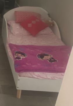 Cama Para Niño O Nina , Buena Condición 