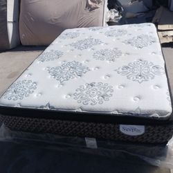 Queen Pillowtop Mattress And Box Spring 