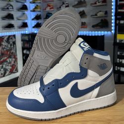 AIR JORDAN 1 RETRO “TRUE BLUE” SIZE 7