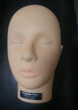 Mannequin face used to apply makeup
