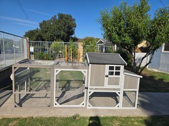 Medium Chicken Coop with Run for 4-8 Chickens Expandable to Large Coop