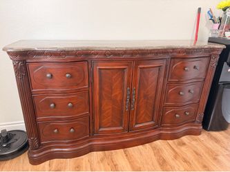 Accent Cabinet / Dresser
