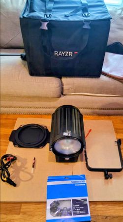 Rayzr 7 300 Daylight LED Fresnel 300W Premium Package w/ Case, Barndoors & Extras