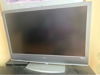 LARGE TV EVERYTHING MUST GO TODAY