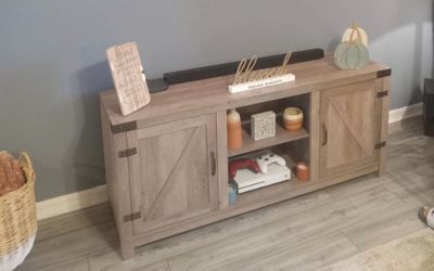 Farmhouse Barn Door TV Stand Console