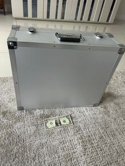 Portable 20W Fiber Laser Marking Machine Handheld Laser Engraver  1064nm Metal Engraving.