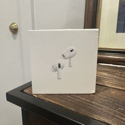 AirPod Pro Gen 2 With Charger Gently Used 