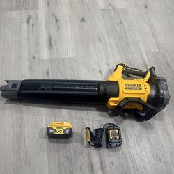 Sopladora dewalt con bateria 4.0 y cargador