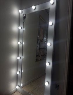 vanity mirror