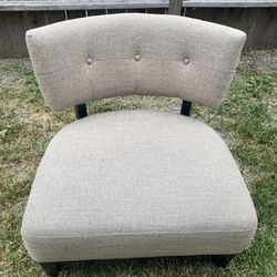Short Cushion Chair