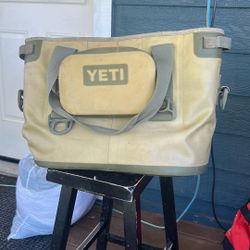Yeti Hopper Tote Bag Cooler