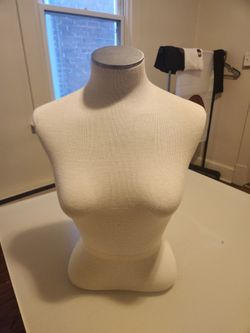 Mannequin top