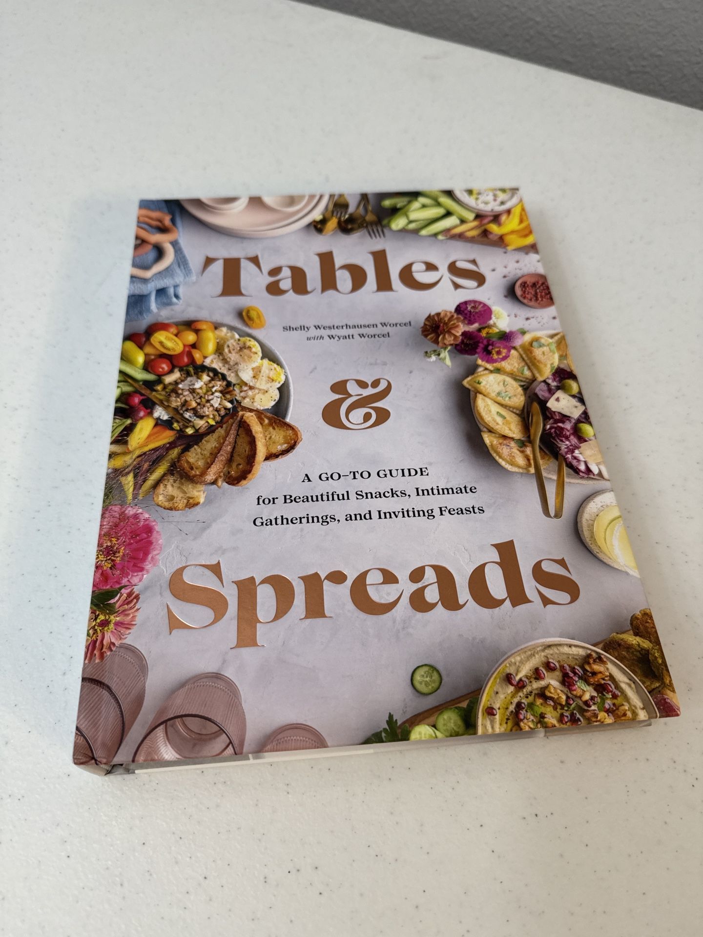 Tables & Spreads – The Ultimate Guide for Grazing Boards & Beautiful Feasts