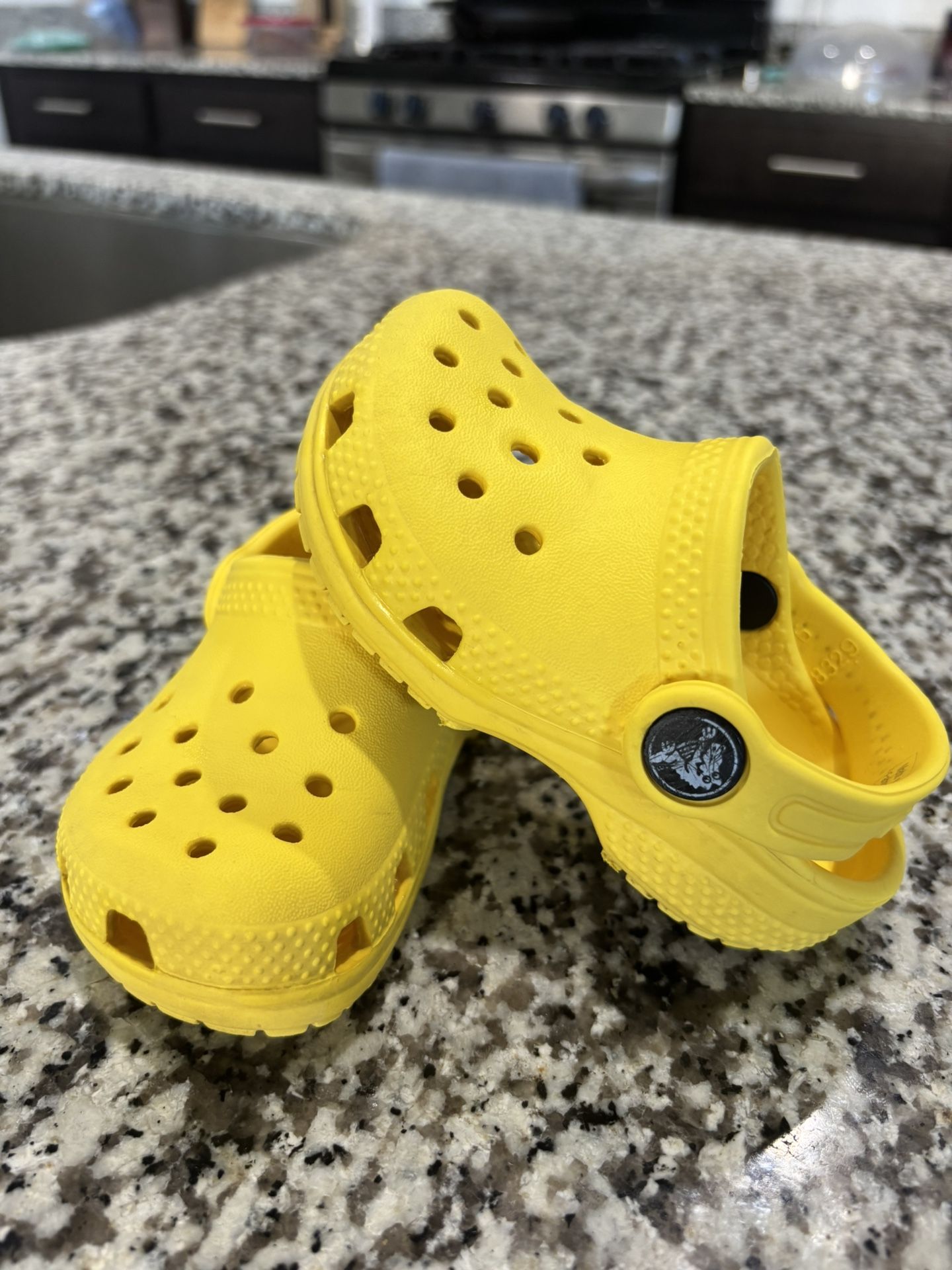 Toddler Crocs Size 5
