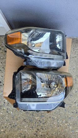 Genuine 2019 Toyota Tundra SR5 headlights (pair)