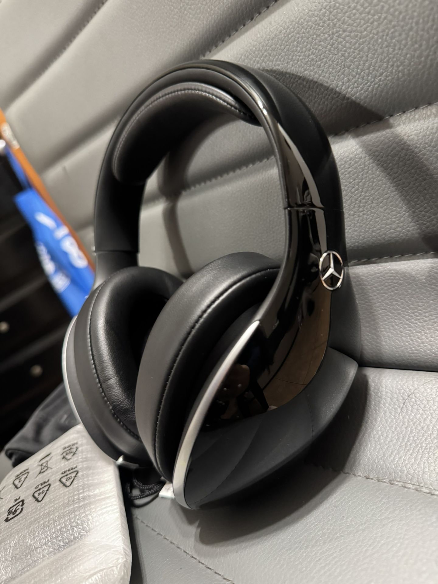 Mercedes Ben’s Headphone 