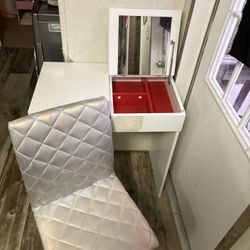 Cute Vanity And Chair 